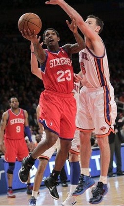 于1亿镑 于1亿镑