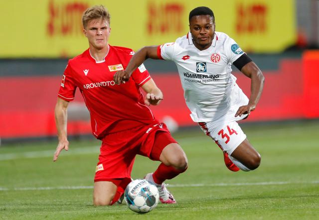 篮板卡位限 篮板卡位限